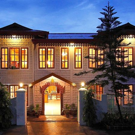 Golden Empress Hotel Nyaung Shwe Exterior foto