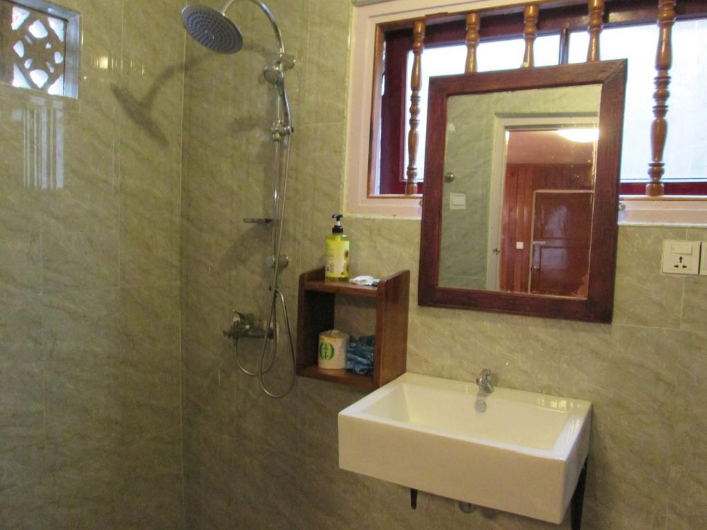 Golden Empress Hotel Nyaung Shwe Quarto foto
