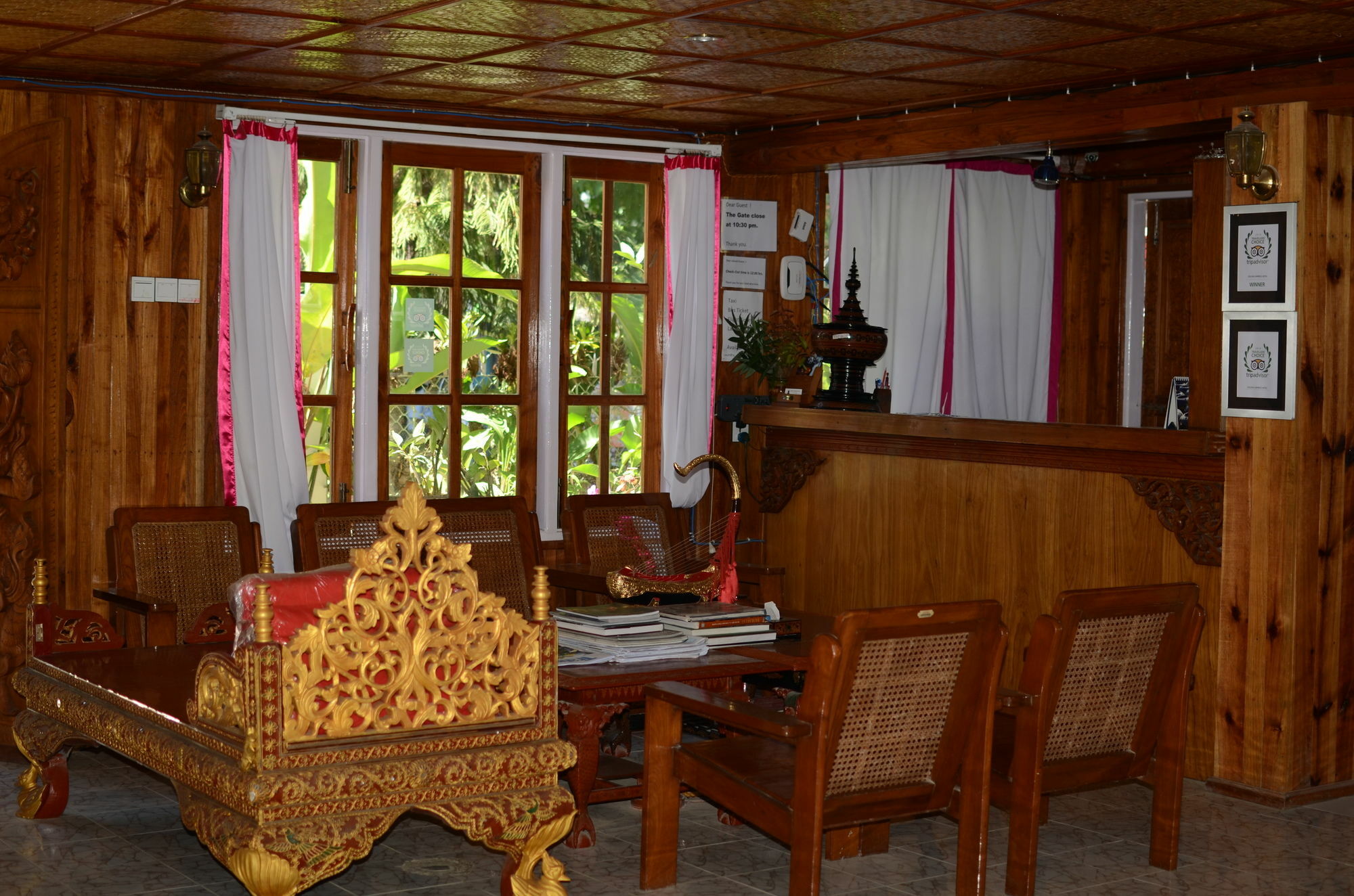 Golden Empress Hotel Nyaung Shwe Exterior foto